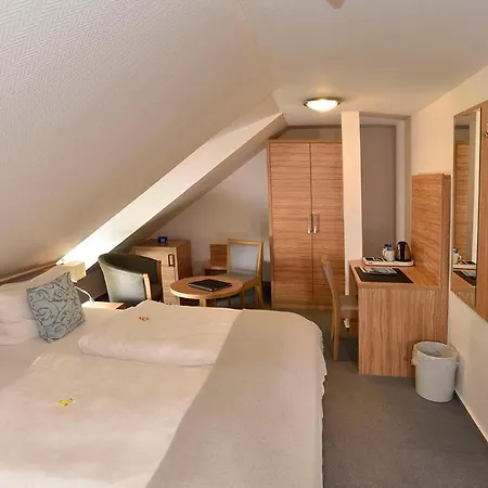 Stadt Hamburg מלון 3*